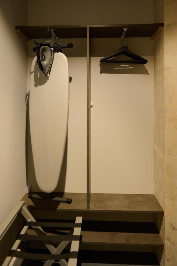 Appartement Montagnon - Les Suites Du Palais - Classe 4 Etoiles, Parking Prive, Vue Cathedrale, 3 Chambres, Primo C0Nciergerie Nevers Exteriör bild