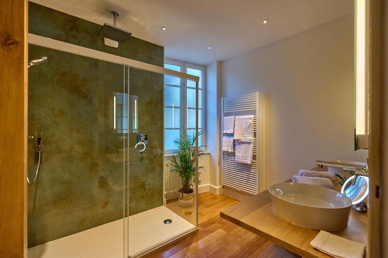 Appartement Montagnon - Les Suites Du Palais - Classe 4 Etoiles, Parking Prive, Vue Cathedrale, 3 Chambres, Primo C0Nciergerie Nevers Exteriör bild