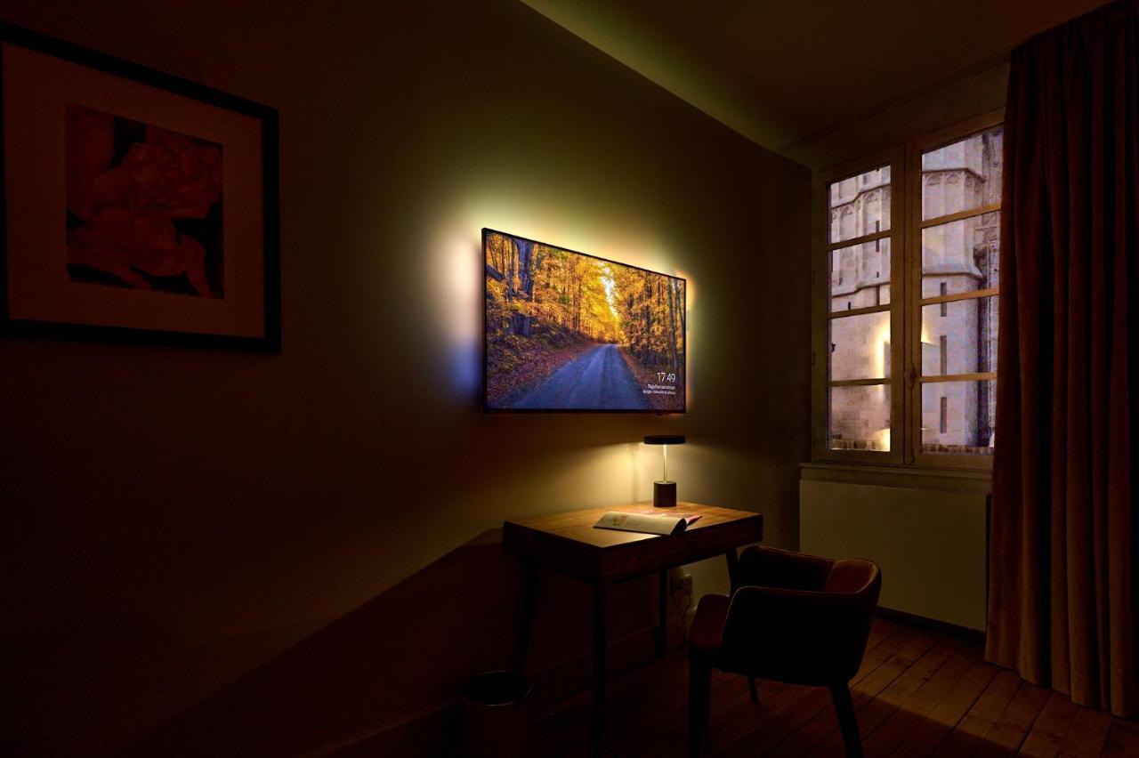 Appartement Montagnon - Les Suites Du Palais - Classe 4 Etoiles, Parking Prive, Vue Cathedrale, 3 Chambres, Primo C0Nciergerie Nevers Exteriör bild