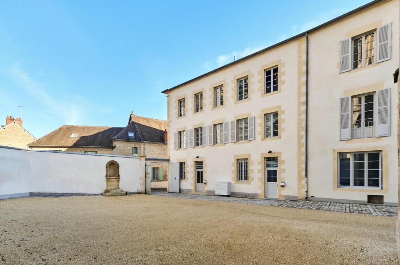 Appartement Montagnon - Les Suites Du Palais - Classe 4 Etoiles, Parking Prive, Vue Cathedrale, 3 Chambres, Primo C0Nciergerie Nevers Exteriör bild