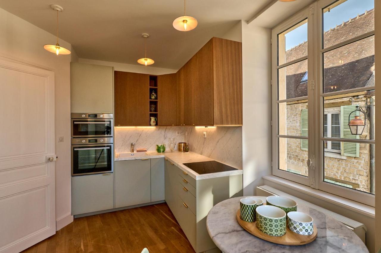 Appartement Montagnon - Les Suites Du Palais - Classe 4 Etoiles, Parking Prive, Vue Cathedrale, 3 Chambres, Primo C0Nciergerie Nevers Exteriör bild